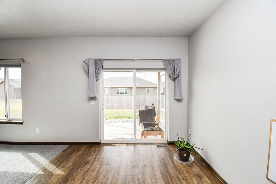 Building Photo - 7301 E Corinth St