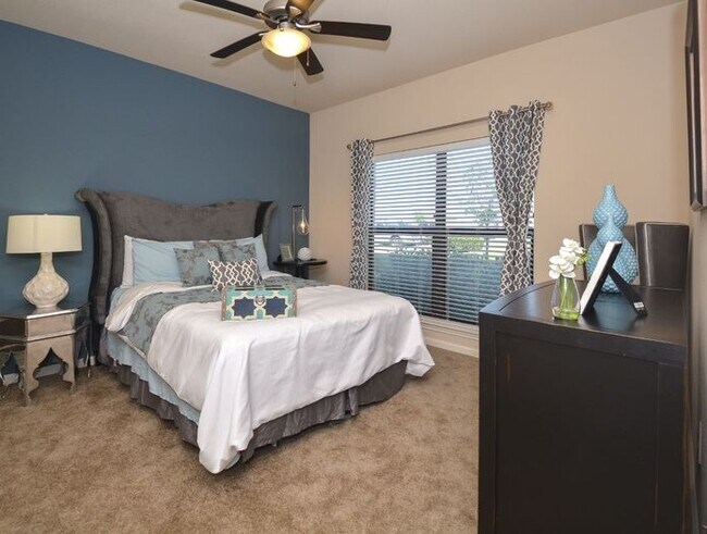 Building Photo - 11300 Farrah Ln