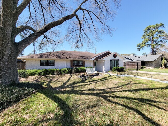 Building Photo - 4915 Brian Haven Dr