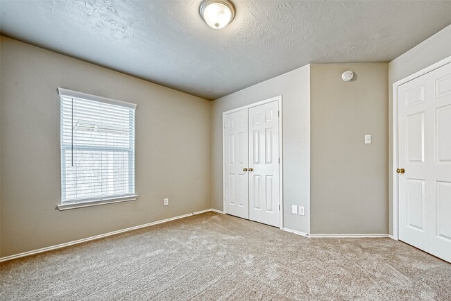 Building Photo - 758 Brushy Glen Dr