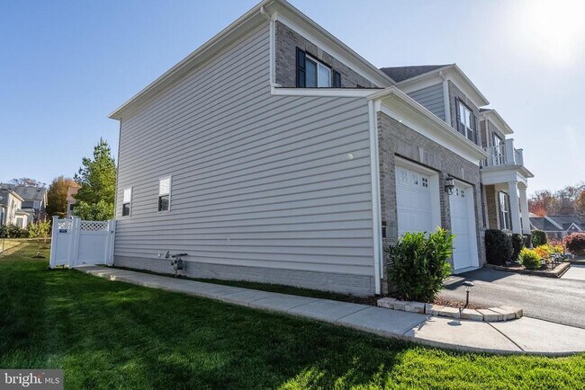 Building Photo - 9221 Clementine Ct