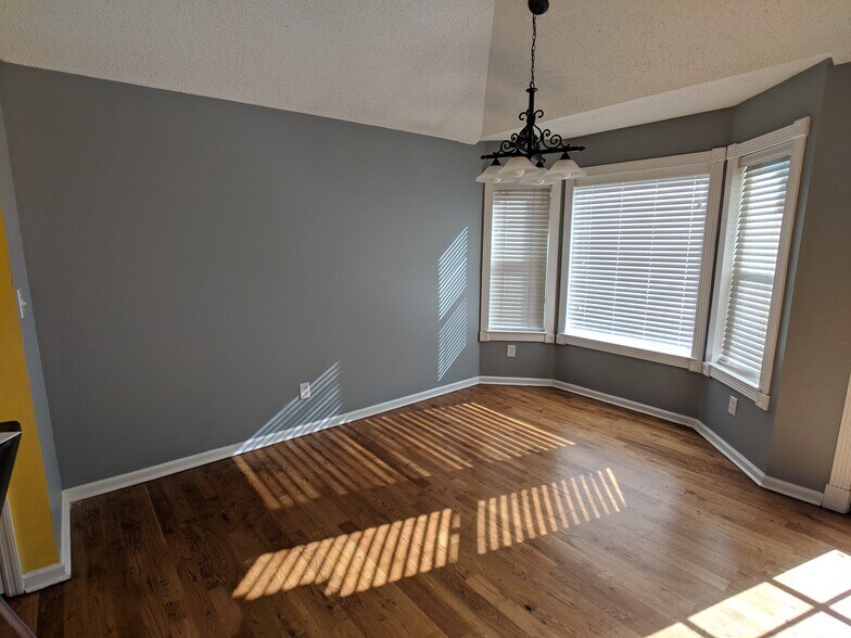 Dining area - 101 Vistawood Ct