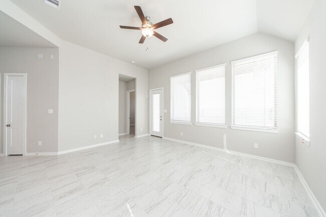 Building Photo - 2131 Wisteria Cove Dr