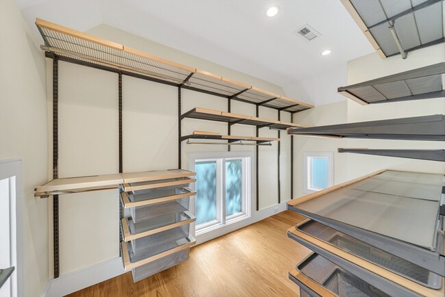 Building Photo - 59 Fresh Pond Ln