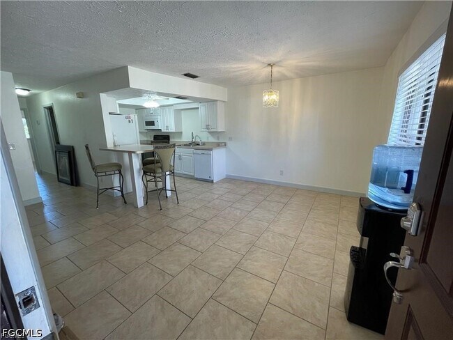 Building Photo - 151 Cape Coral Pkwy W