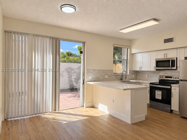 Building Photo - 8745 SW 152nd Ave