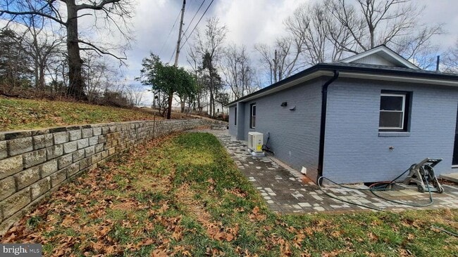 Building Photo - 373 Bowman Rd