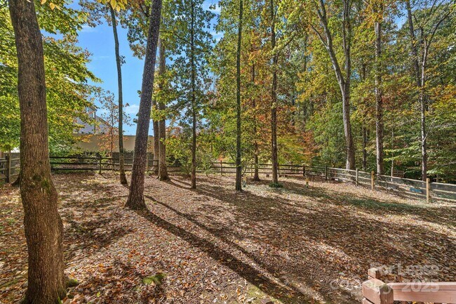 Building Photo - 7117 Kinsmore Ln