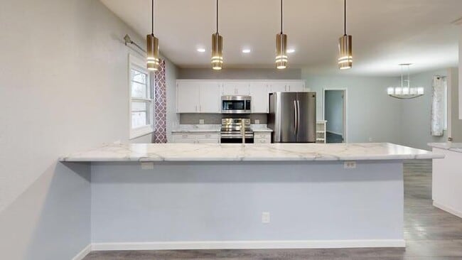 Building Photo - 905 Lincoln Ave