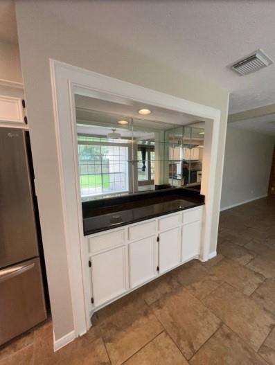 Building Photo - 2502 Fairwind Dr