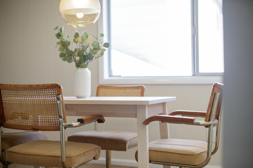 Building Photo - 1602 Monticello Rd