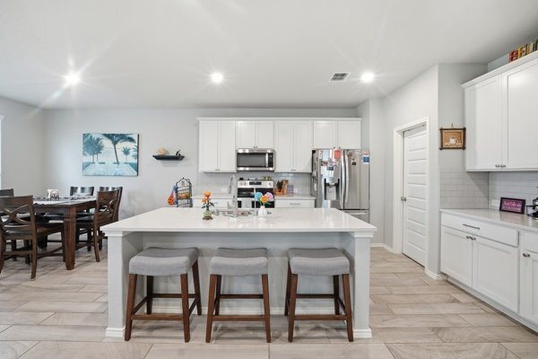 Building Photo - 2405 Ayers Dr