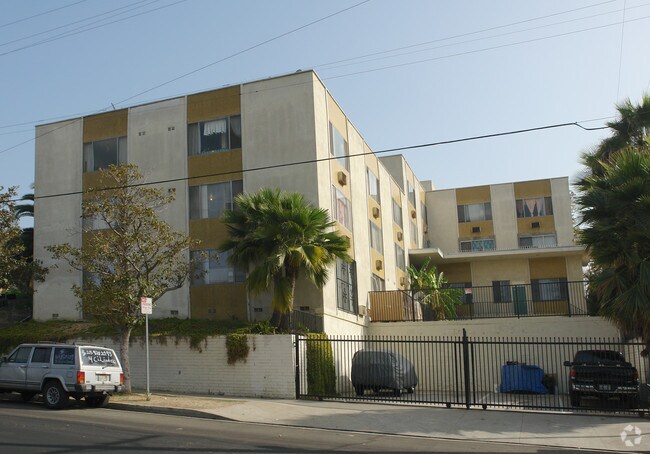 Building Photo - 206 N Park View St