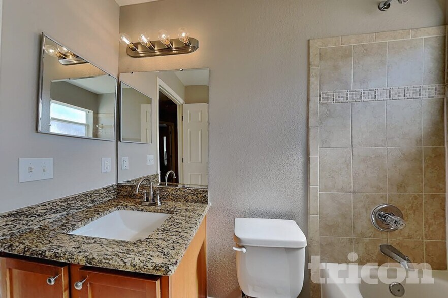 Building Photo - 10752 Carloway Hills Dr
