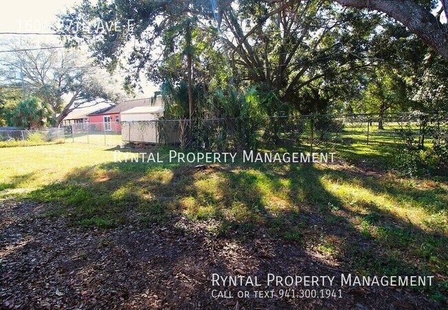 Building Photo - 1604 27th Ave E