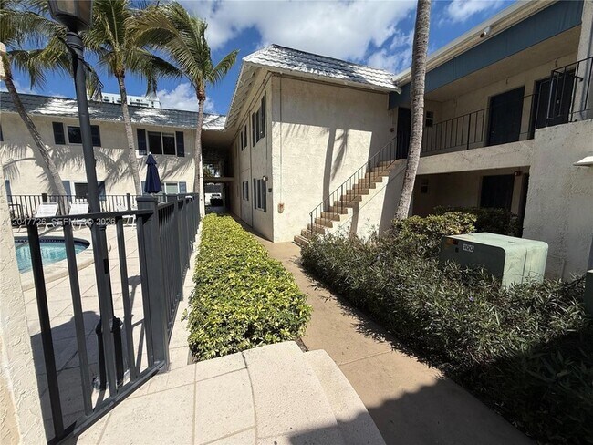 Building Photo - 8607 SW 68th Ct