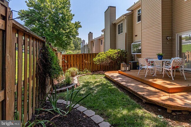 Building Photo - 5415 Helm Ct