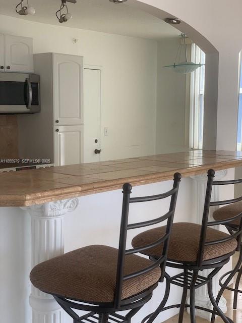 Building Photo - 4200 Hillcrest Dr