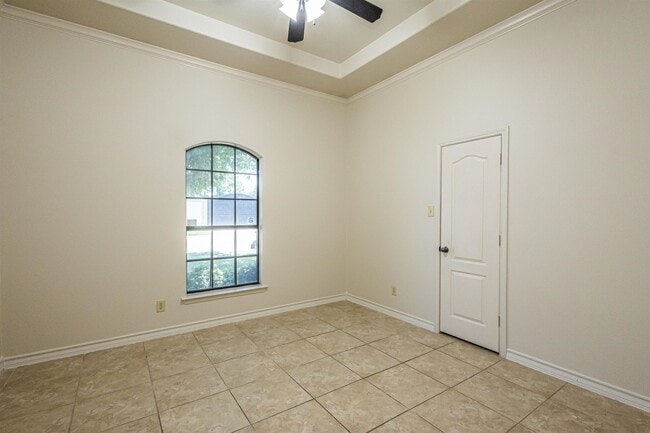 Building Photo - 10702 Patron Loop