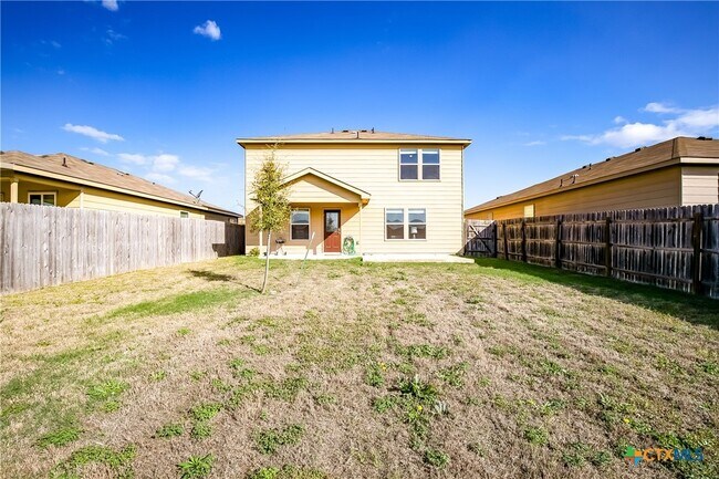 Building Photo - 3318 Claymore St