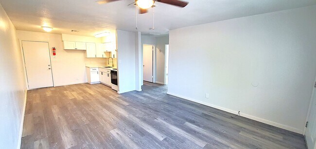 Building Photo - 510 Giles Ave