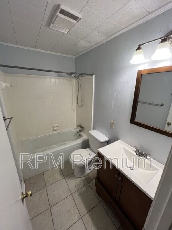 Building Photo - 4143 Nelson St