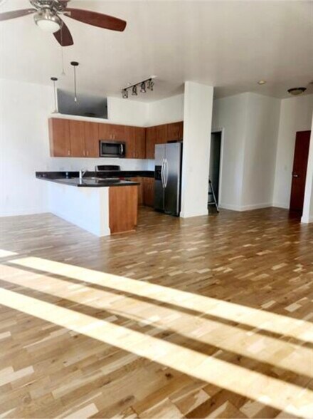 Building Photo - 5401 S Park Terrace Ave