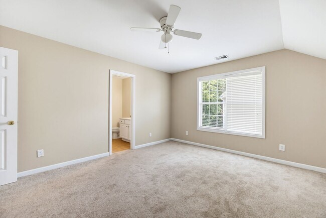 Building Photo - 181 Stoneforest Dr