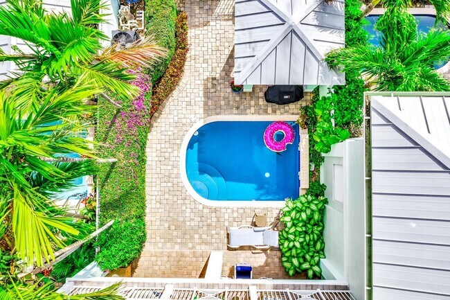 Building Photo - 138 Marine Way