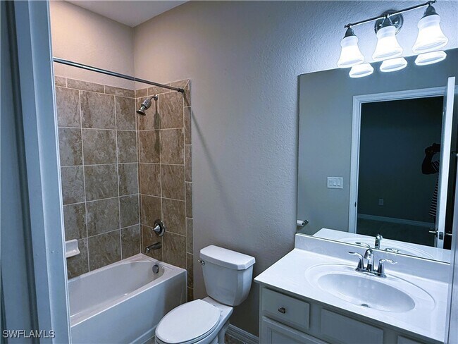 Building Photo - 9444 Glenforest Dr