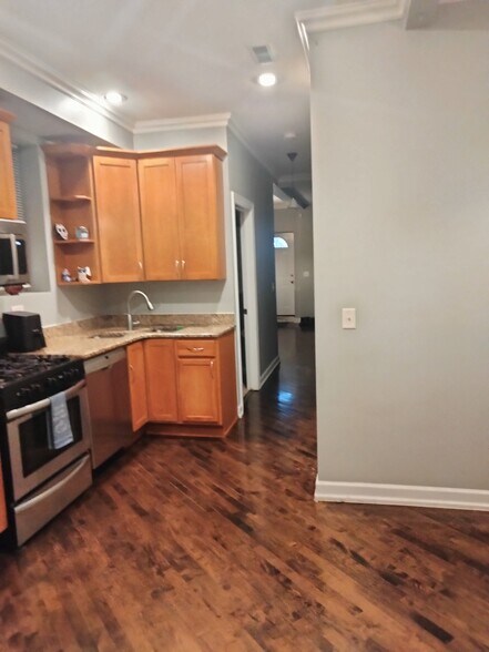 WG Kitchen hallway - 1618 S Washtenaw Ave