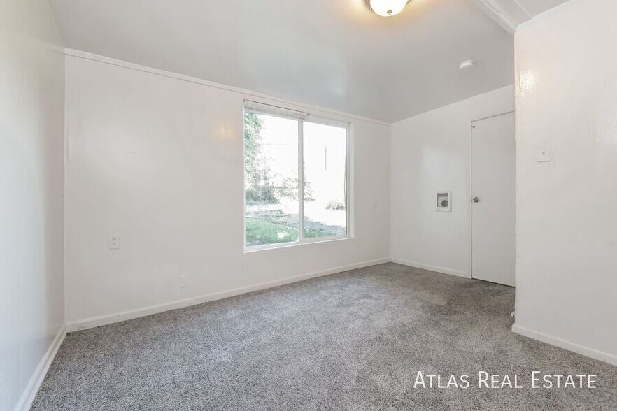 Building Photo - 217 S Xavier St