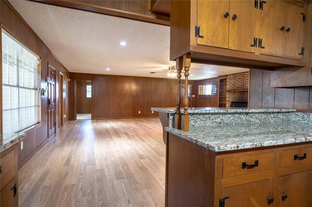 Building Photo - 1308 Oak Dr