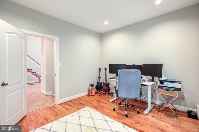Building Photo - 9304 Wildoak Dr