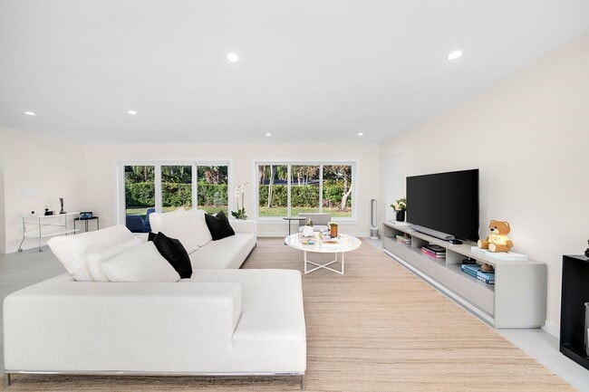 Building Photo - 5835 SW 100th Terrace