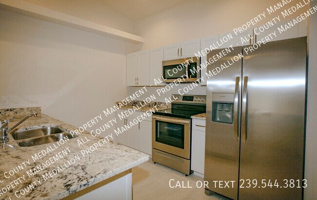 Building Photo - 1309 SE 8th Pl