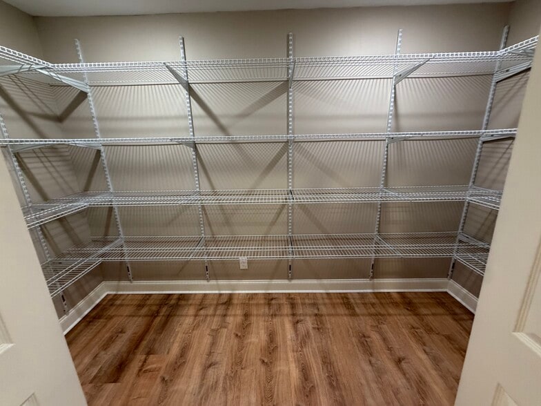 Building Photo - 2038 Conway Dr