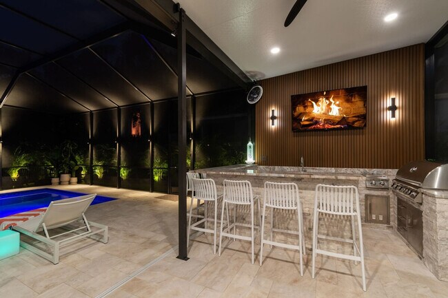 Building Photo - 109 W Hollywood St