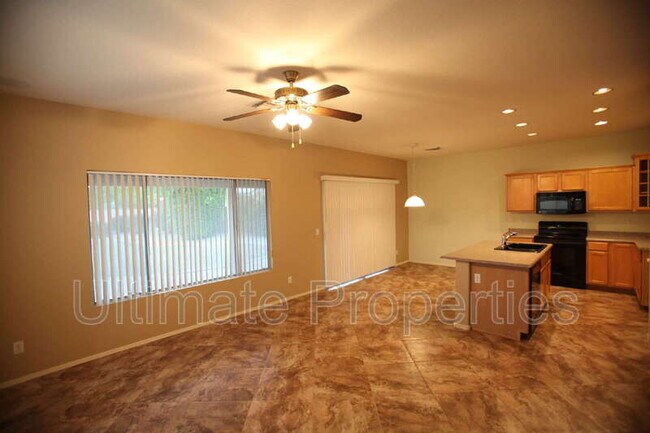 Building Photo - 9453 W Frank Ave