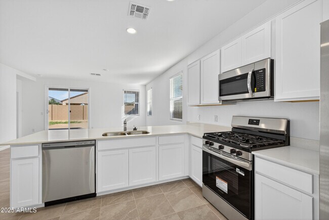 Building Photo - 2994 E Barrel Race Rd