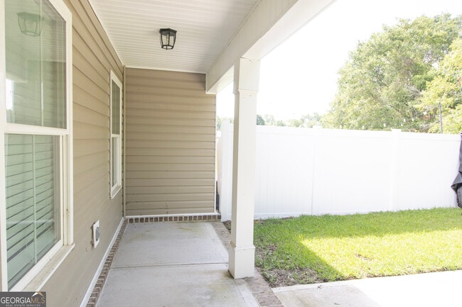Building Photo - 106A Woodsedge Dr