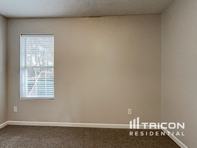 Building Photo - 702 Heritage Ridge Dr