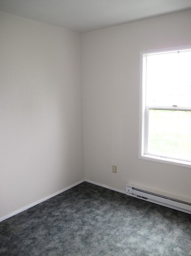 Building Photo - Stewart (1001 NW Crosby Ave)