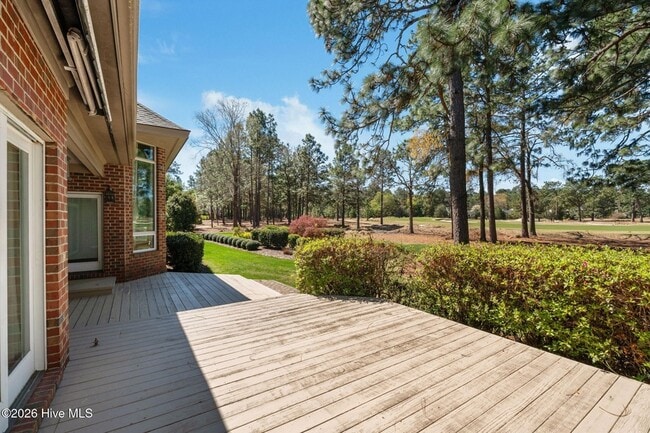 Building Photo - 50 Oak Meadow Rd