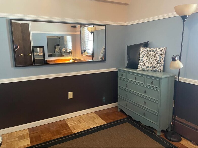 Building Photo - 16 Bonticou View Dr