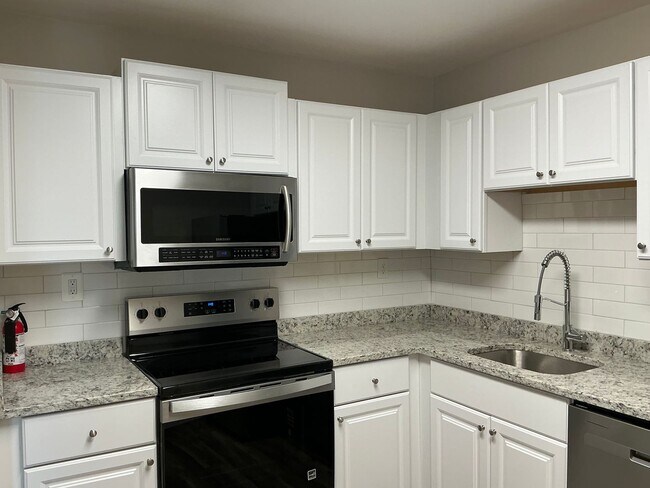 Building Photo - 2315 Cromwell Hills Dr