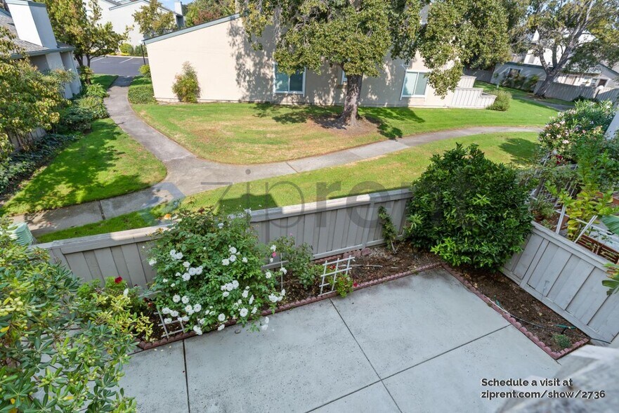 Building Photo - 644 Celestial Ln