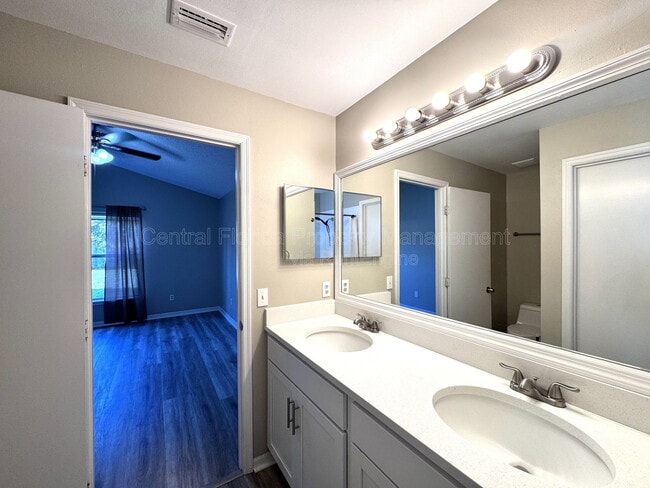 Building Photo - 7305 Marseille Cir