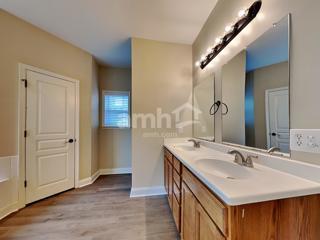 Building Photo - 181 Cotillion Crescent
