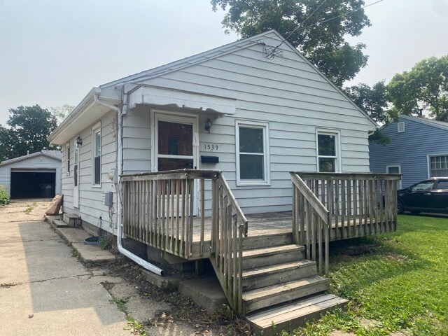 Primary Photo - 1539 56th St